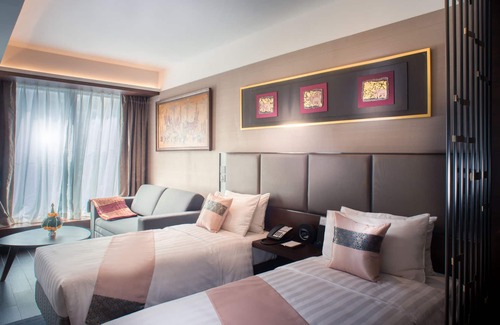 Tsim Sha Tsui Hotel | Soravit on Granville