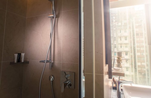 Tsim Sha Tsui Hotel | Soravit on Granville