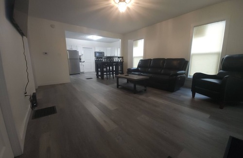 Northeast South Bend Casa | Sorin St House - Short walk to Notre Dame Campus