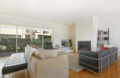 Sorrento Casa | Sorrento Del Mar by Ready Set Stay