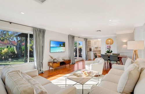 Bel Air Casa | SoSoPalmBeach-Tropical Bungalow
