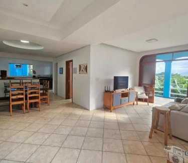 Caiacanga Apartamento | Sossego, Linda vista, praia 400mts e home-office