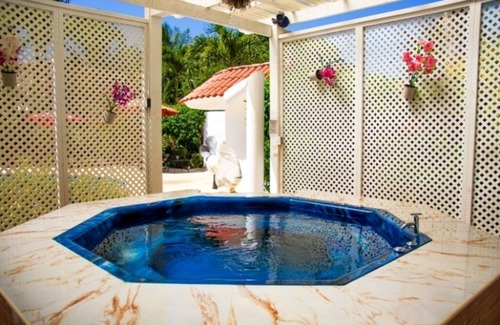 Villas Ana Maria Villa | Sosua Bachelor Party 9BR Mansion Downtown, piscinas, cerca de las playas