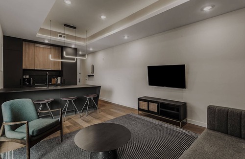 Logan Square Apartamento | Sosuite 1bed Apt w Roof Deck, Gym, Laundry
