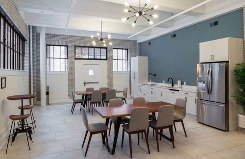 Center City East Apartamento | Sosuite 1BR Loft w Shared W/d, Gym, Lounge