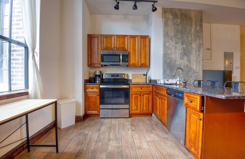 West Poplar Apartamento | Sosuite 2BR Apt w W D Gym On-site Restaurant
