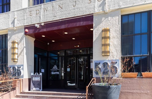 West Poplar Apartamento | Sosuite 2BR Apt w W D Gym On-site Restaurant