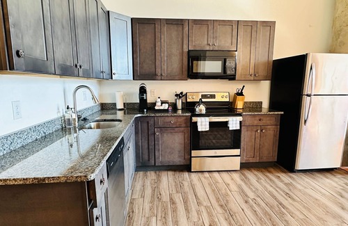 West Poplar Apartamento | Sosuite 2BR Apt w W/d, Gym, On-site Restaurant