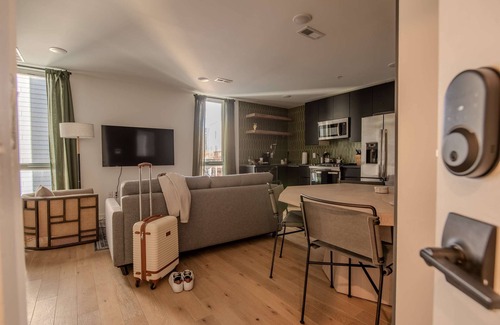 Fishtown Apartamento | Sosuite NEW 2BR Apt w W D Split Level