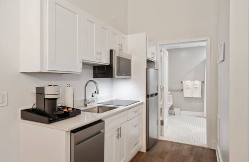 Center City East Apartamento | Sosuite Studio Acc. w Shared W/d, Gym, Lounge