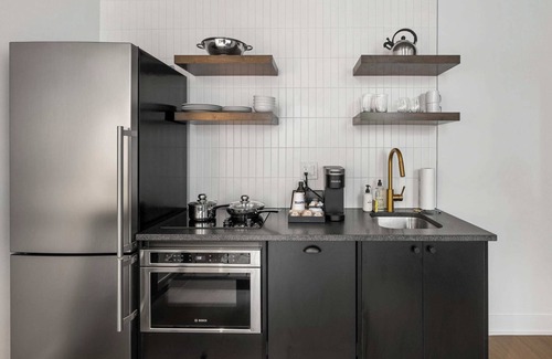 Old City Apartamento | Sosuite | Studio Apt w Laundry, Courtyard View