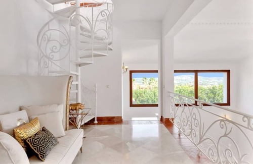 San Roque Villa | Sotogrande YOLO Spaces - White House Villa