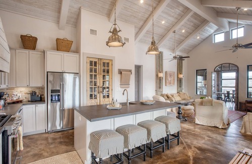 Dripping Springs Casa | Sotol by AvantStay | Direct River Access + Views