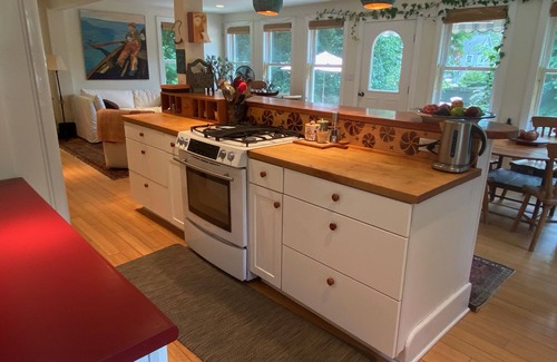 Housatonic Casa | Soulful, light-filled Berkshire home with gardens