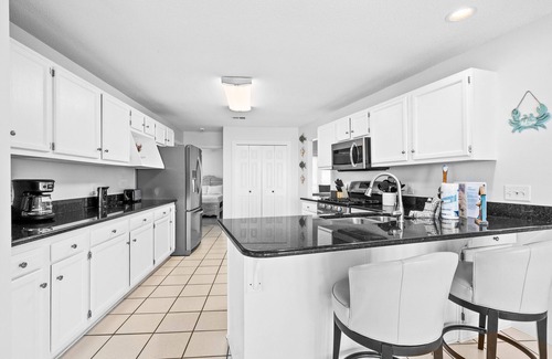 Navarre Casa | Sound-front beauty minutes from beach & pier with private washer/dryer & patio