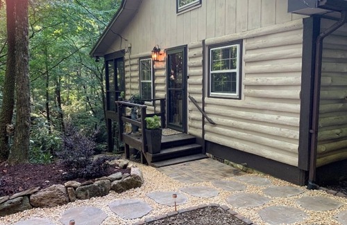 Otto Casa | Sound of Rushing RAPIDS/ Private wooded location/Hiking Trail/Hot Tub