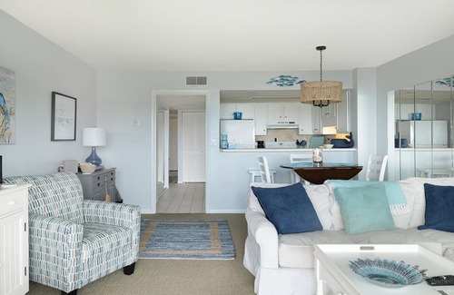 Emerald Isle Condominio | Sound of the Sea West 213 - Almost Oceanfront 1BR, 1BA, complex amenities
