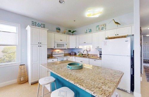 Indian Beach Condominio | Sound side condo with sunset view balcony - close to pool, hot tub, and pier