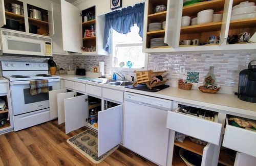 Salter Path Casa | Sound view beach retreat w/ best of Island Life! Pets/Family welcome!