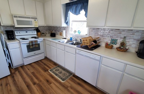 Salter Path Casa | Sound view beach retreat w/ best of Island Life! Pets/Family welcome!