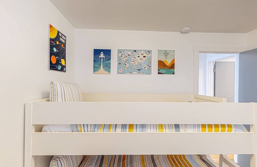 Alki Casa | Sound view home with large patio, private putting green & amazing setting