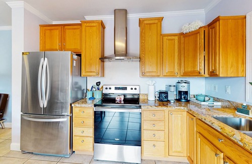 Bay Point Casa | Soundfront home with boat trailer parking, scenic balcony, grill, & full kitchen