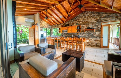 Ostional Casa | Sonidos del Mar: El lugar perfecto para unas vacaciones en familia o Escapada romántica
