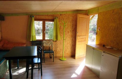 La Palud-sur-Verdon Chalet De Esquí | sous les arbres