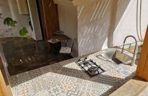 Guimar Apartamento | Souterrain für max 2 P., Bad, Außenküche, Garten