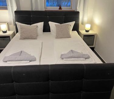 Gehlsdorf Apartamento | Souterrain Monteurwohnung mit Sauna und Garten