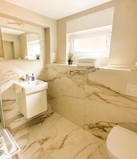 Farmsen - Berne Apartamento | Souterrain - Privatwohnung mit Schlafzimmer im Einfamilienhaus