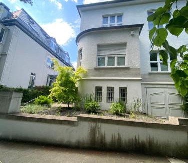 Hochschulviertel Apartamento | Souterrain Wohnung in einer Stadtvilla