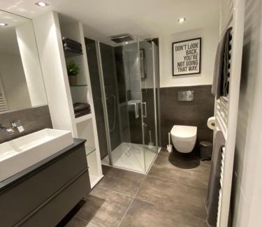 Hochschulviertel Apartamento | Souterrain Wohnung in einer Stadtvilla