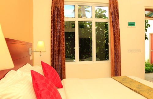 Dhangethi Hotel | South Ari Dive Center