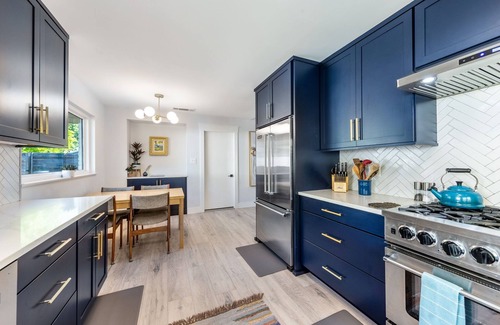 East Congress Apartamento | South ATX Home - Pool - Sauna - Parking - Sleeps 6