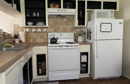 Austin Condominio | South ATX . Sweet Stay with Pool