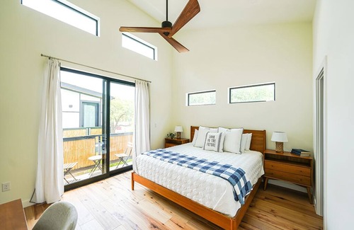 Galindo Casa | South Austin 5 Bedroom Home with Heated Pool and Gym. Perfect Location!