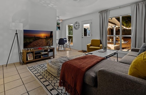 South Manchaca Casa | South Austin Desert Jewel