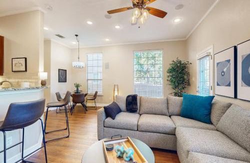 West Congress Casa | South Austin Getaway
