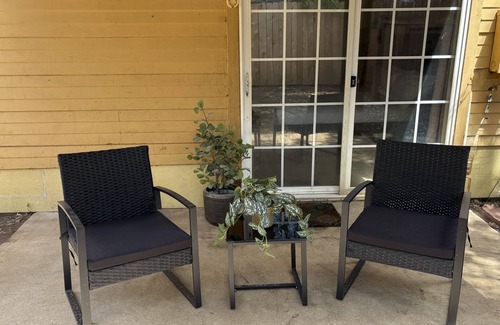 Austin Casa | South Austin home with cozy living room, WIFI, patio, backyard & dog-friendly
