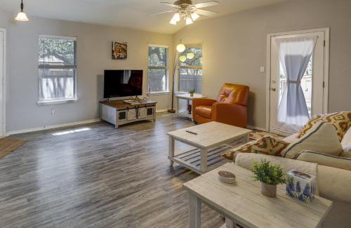 Park Ridge Casa | South Austin Home with Yard Pets Welcome!