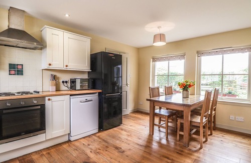 Marybank Cabaña | SOUTH BALACHLADICH, pet friendly, with open fire in Muir Of Ord