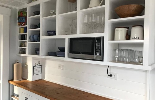 Point Roberts Casa | South Beach Cottage - steps from the beach!