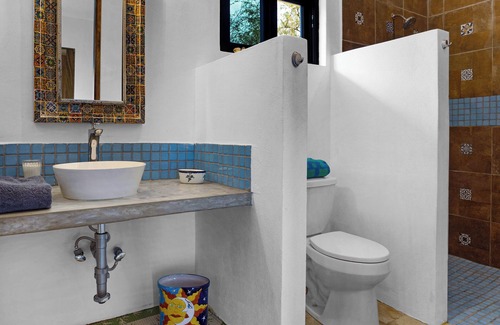 La Ventana Casa | South Beach Quiet Spacious 1BR/1BA - Beach Across Street