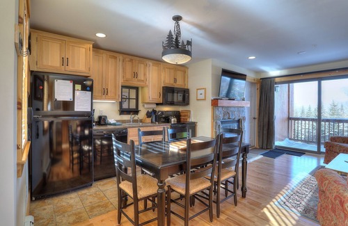 Rangeley Condominio | South Branch Condo 15-1 - Ski in Ski out condo at Saddleback