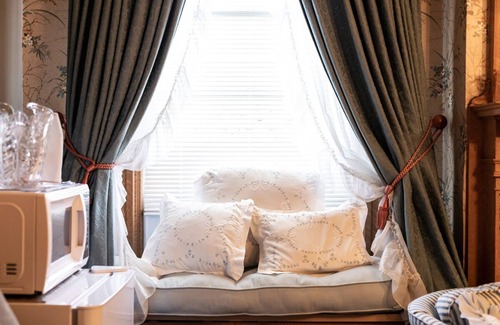 Scottdale Cama Y Desayuno | South Broadway Manor