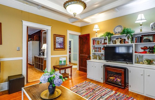 Society Hill Apartamento | South Carolina Guest Suite Near Sand Hills Forest