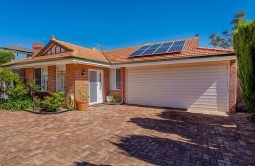Claremont Casa | South Claremont Private Villa