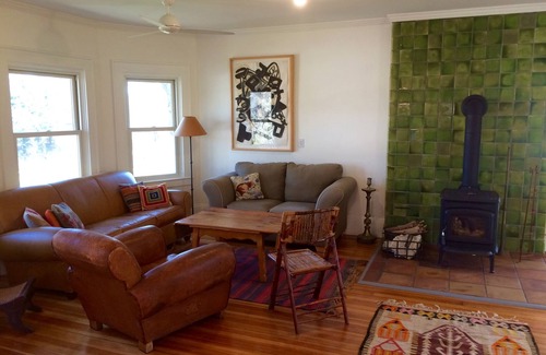 South Dartmouth Otro | Granja de la costa sur artistas