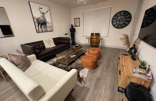 Costa Mesa Apartamento | South Coast Plaza Area Ample 1BED 1BTH Comfortable, Clean, Private.